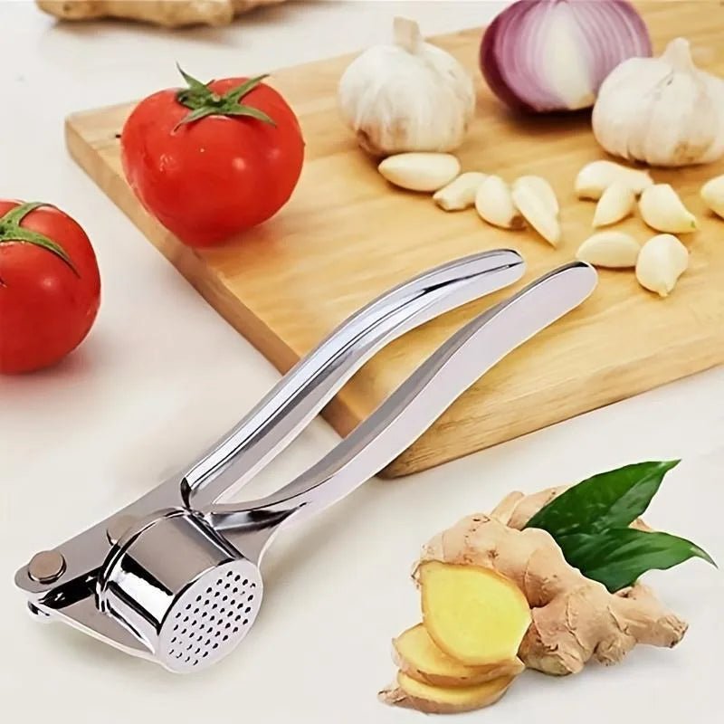 Heavy Duty Garlic Press with Studs Easy Squeeze Garlic Mincer Rust Proof Dishwasher Safe Ginger Crusher Kitchen Tool - Smoothy Home