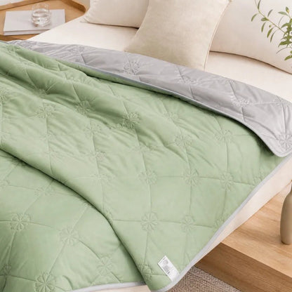 Lightweight Ribbed Summer Quilt - Smoothy Home