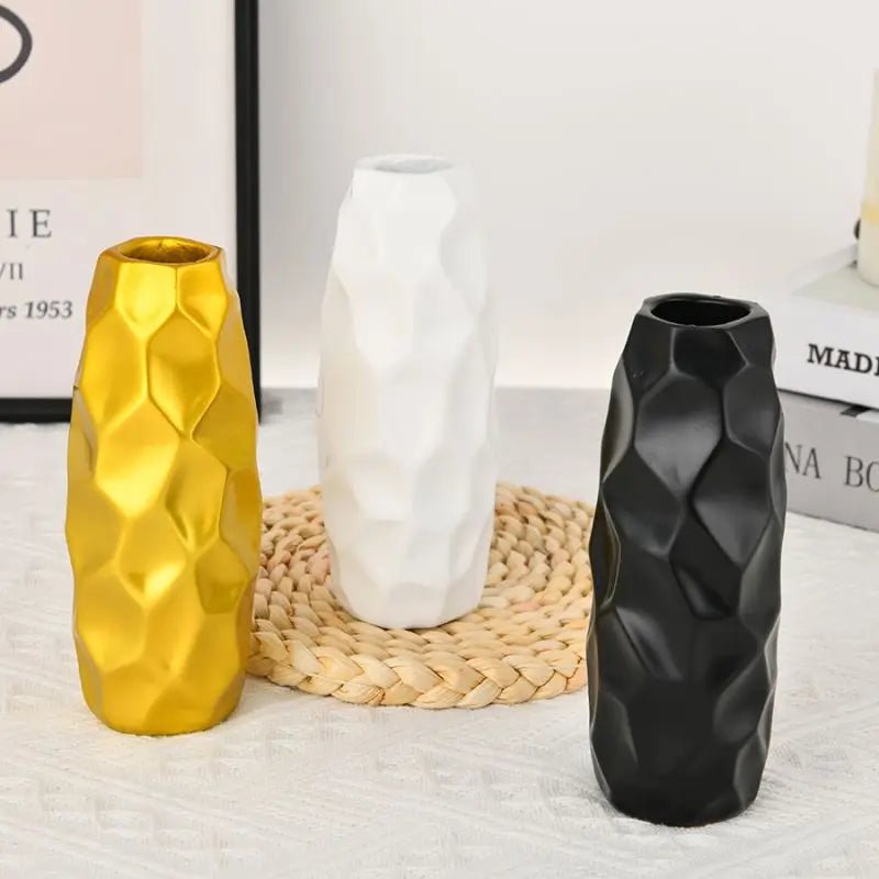 Resin vase for modern home décor, round vase for decoration, ceramic vase minimalist scandinavian style wedding dining table liv - Smoothy Home