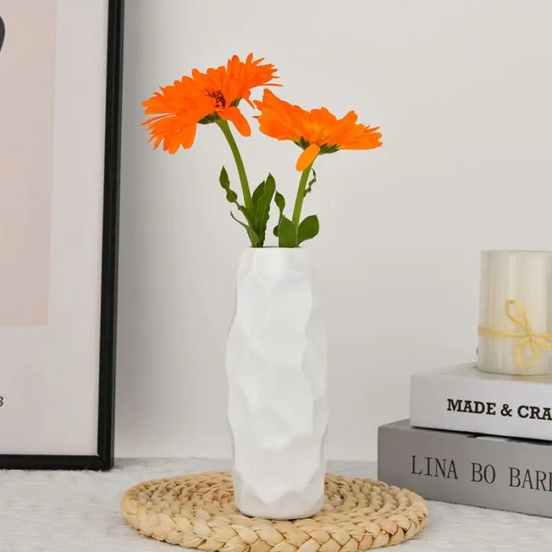Resin vase for modern home décor, round vase for decoration, ceramic vase minimalist scandinavian style wedding dining table liv - Smoothy Home