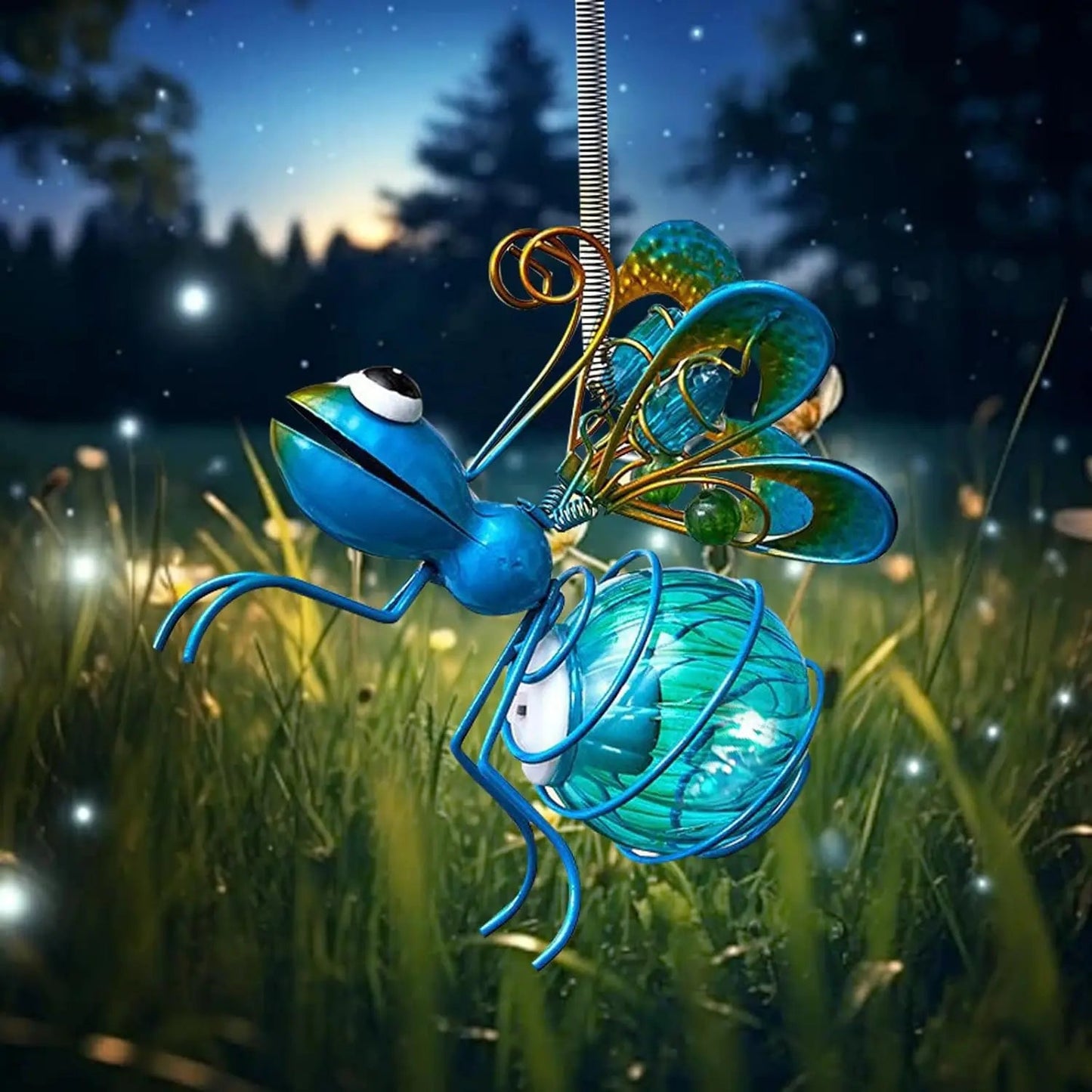 Solar Garden Hanging Light, Metal LED Decoration, Creative Insect Design Garden Decoration Solar Hanging Light Decoration (Bee) - Smoothy Home