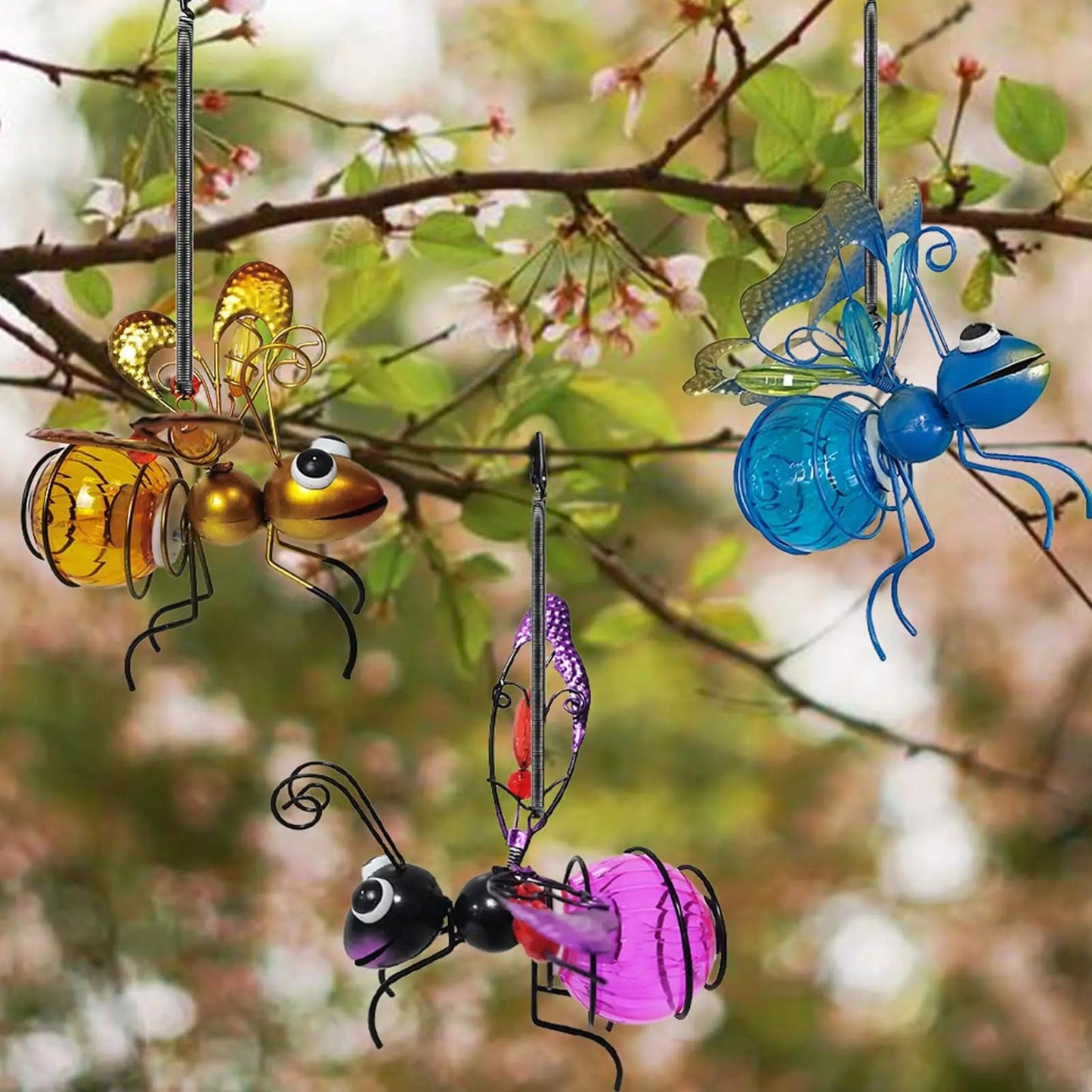 Solar Garden Hanging Light, Metal LED Decoration, Creative Insect Design Garden Decoration Solar Hanging Light Decoration (Bee) - Smoothy Home