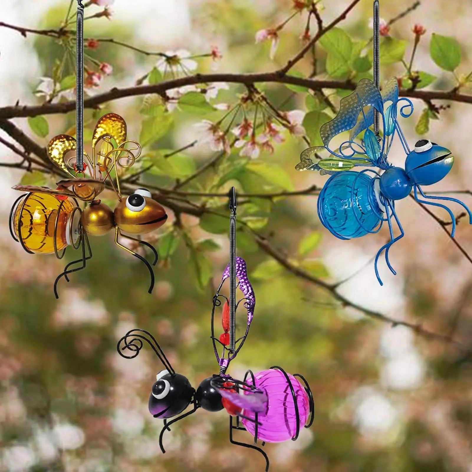 Solar Garden Hanging Light, Metal LED Decoration, Creative Insect Design Garden Decoration Solar Hanging Light Decoration (Bee) - Smoothy Home